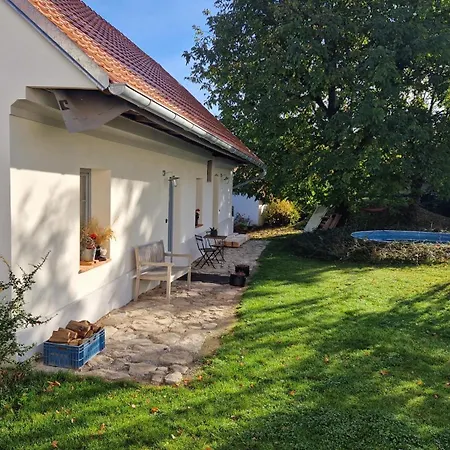 Ořechový Dvůr