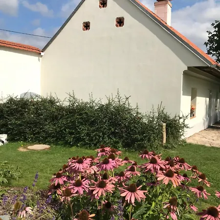 Aparthotel Orechovy Dvur