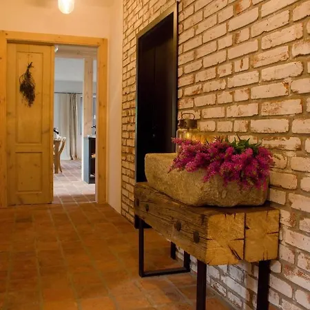 Orechovy Dvur Apartmanhotel 3*