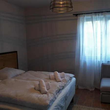 Apartmanhotel Orechovy Dvur Velke Nepodrice