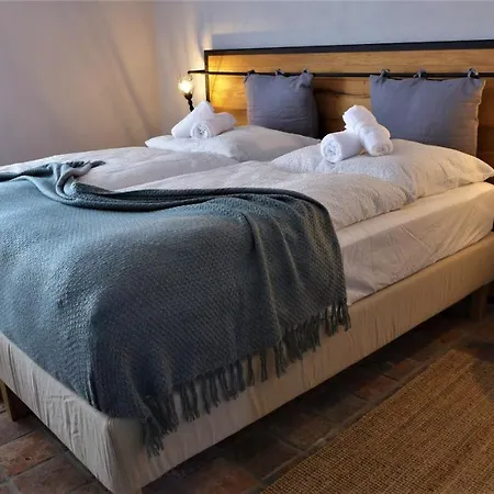 Apartmanhotel Orechovy Dvur Velke Nepodrice