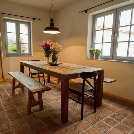 Apartmanhotel Orechovy Dvur 3*