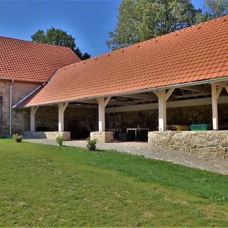 Ořechový Dvůr *