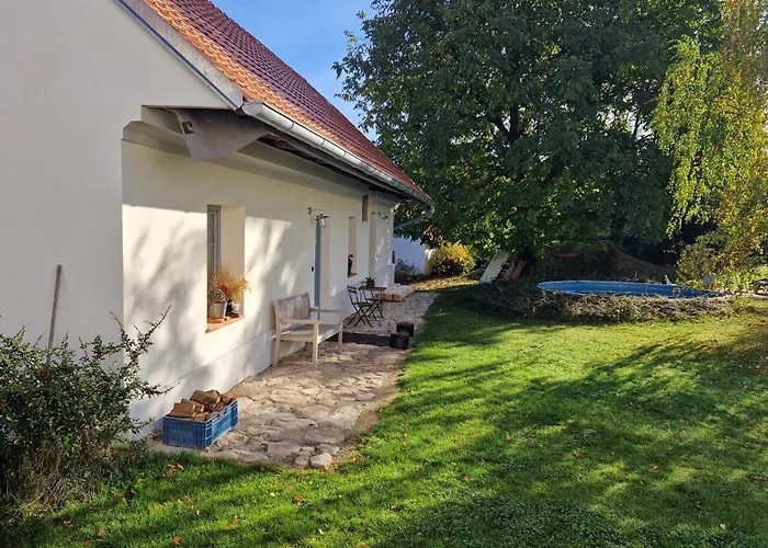 Ořechový Dvůr